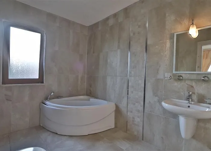 Villa With Private Pool And Private Garden In Dalyan *